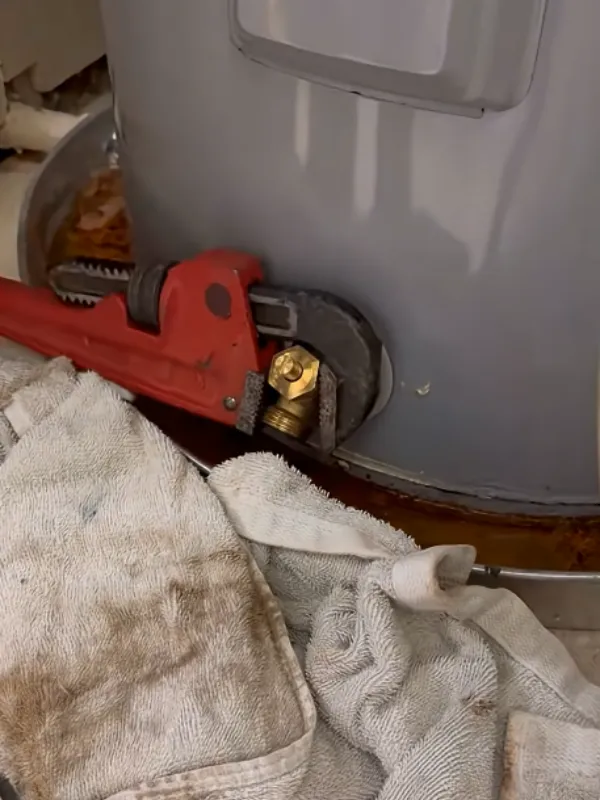 Roofing team working in Downey, CA