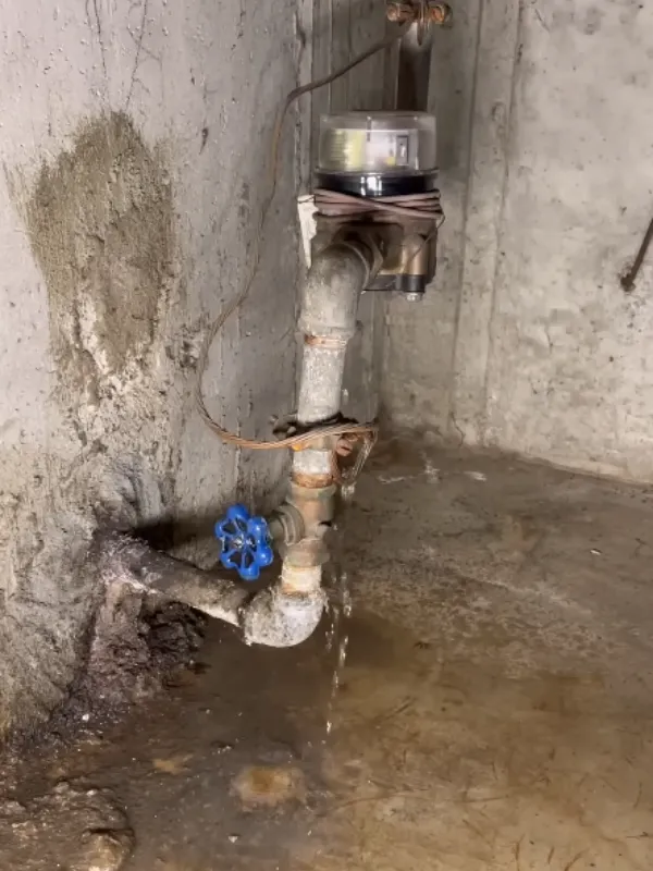 Roofing team working in Fountain Valley, CA