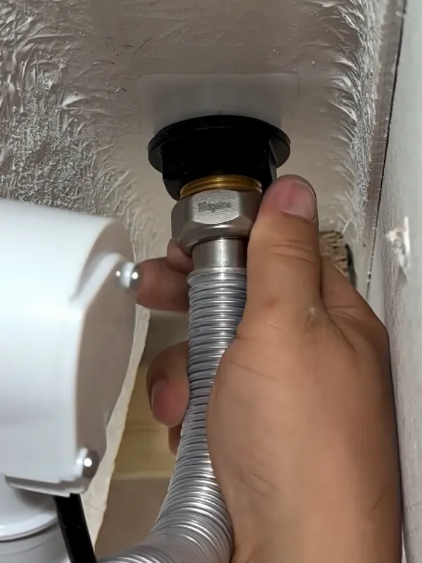 Roofing team working in Mission Viejo, CA