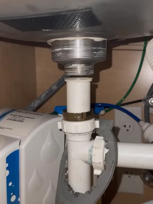 Roofing team working in Norco,CA