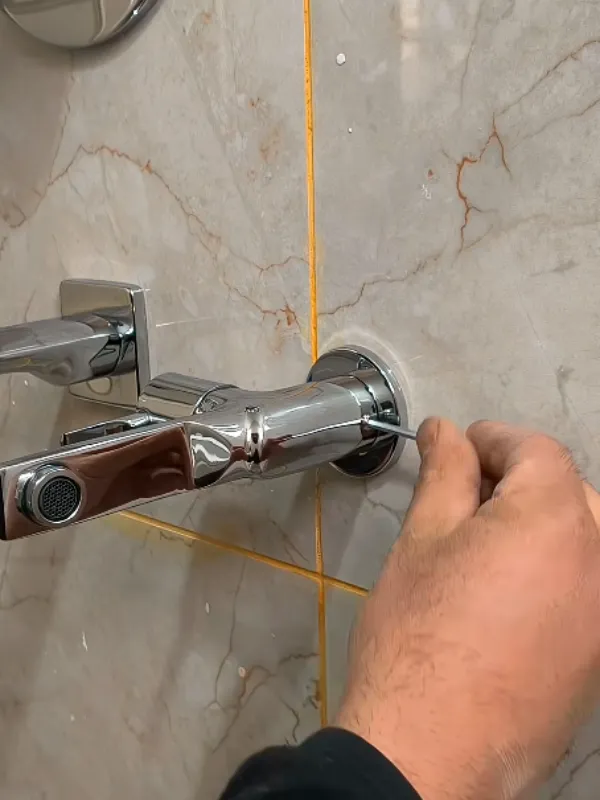 Roofing team working in Orange, CA