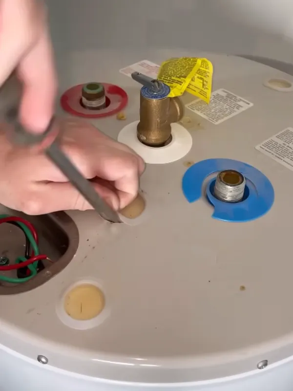 Roofing team working in Tustin, CA