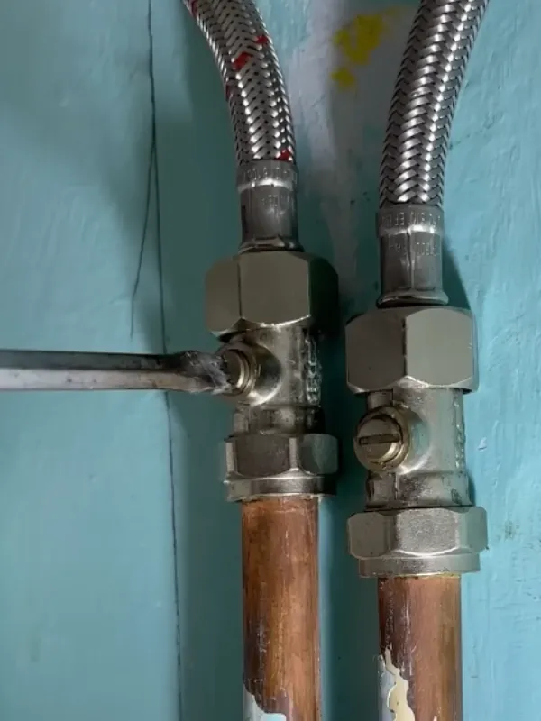 Roofing team working in Westminster, CA