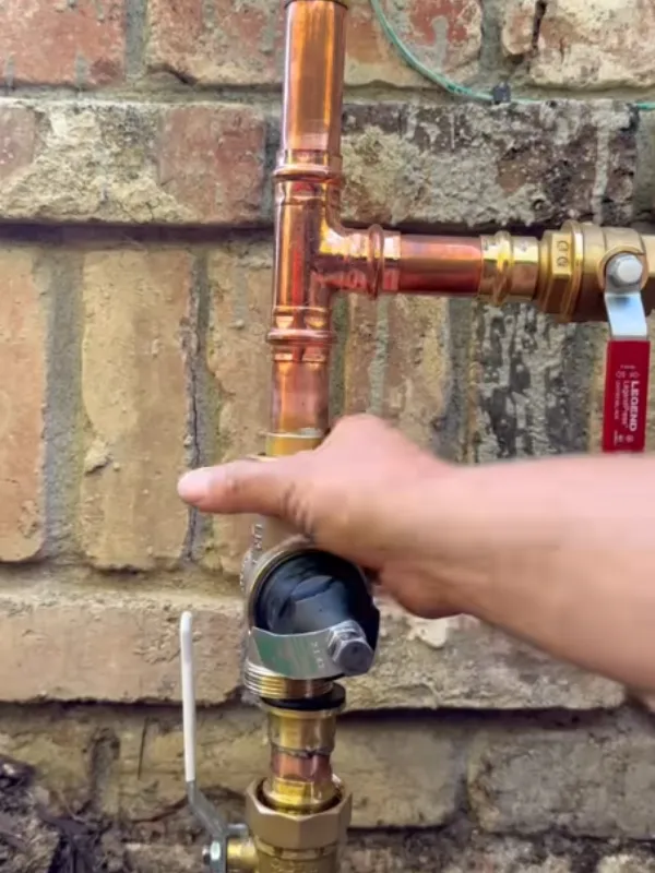 Roofing team working in Whittier, CA